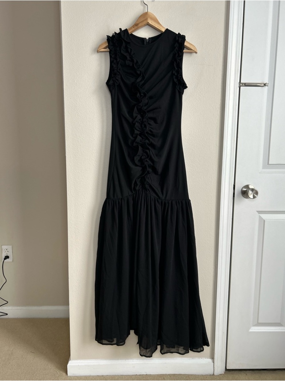 NWT Commense Black Ruffled Detail Ruched-Front Sleeveless Maxi Dress Size S - Picture 8 of 16